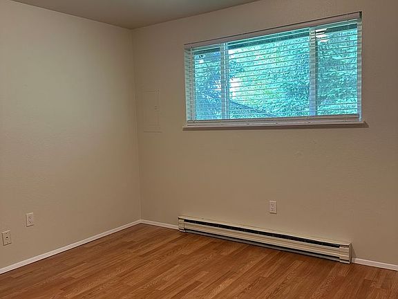 5th image of 313 W Woodworth St APT 1