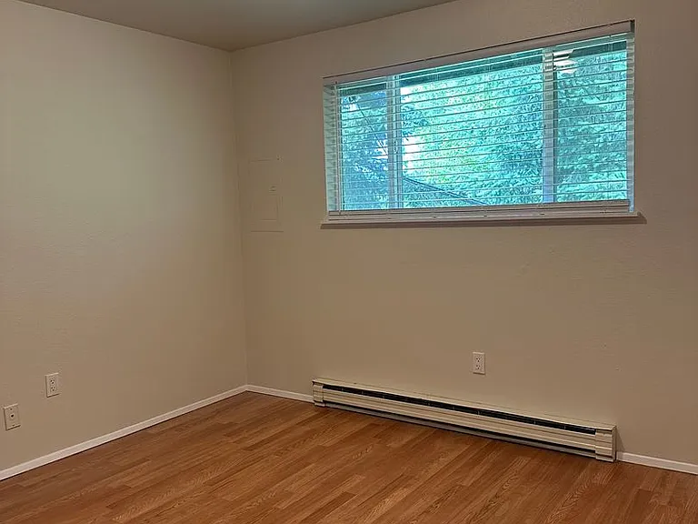 313 W Woodworth St — Photo 5