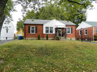 10445 San Carlos Ln, Saint Ann, MO 63074
