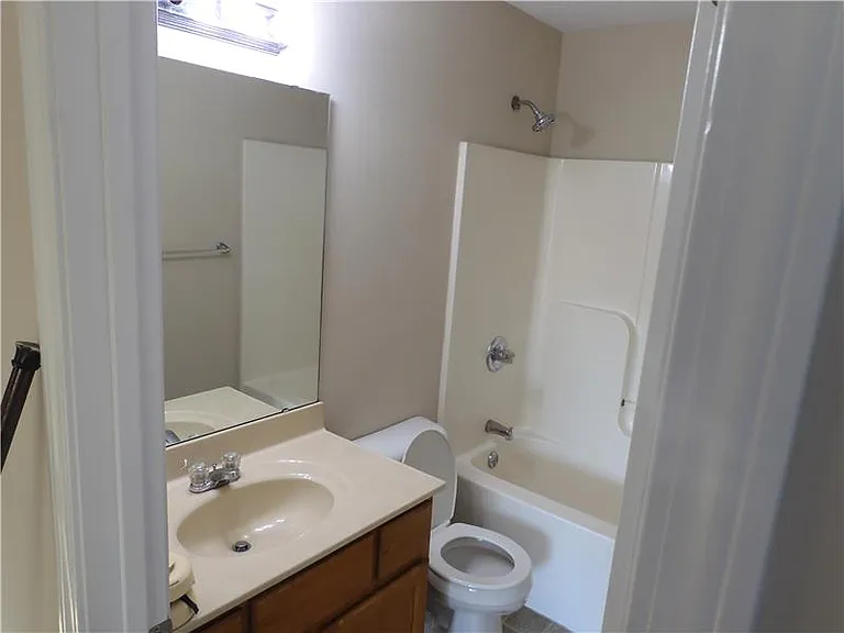 1201 Catletts Ct — Photo 16