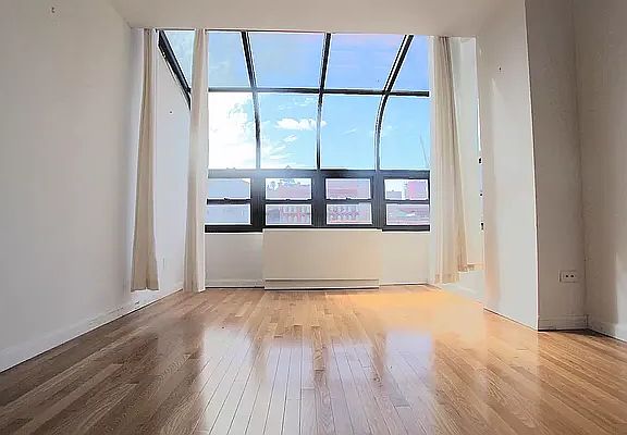 4th image of 259 Elizabeth St #Penthouse C