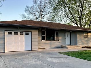 400 Van Buren St, Bennet, NE 68317