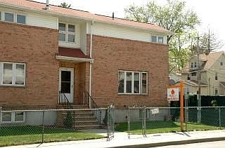 1st image of 376 Walker St