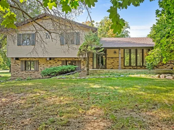 6104 Blyth Rd, Caledonia, IL 61011