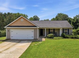 1212 Clearwater Dr, Winder, GA 30680
