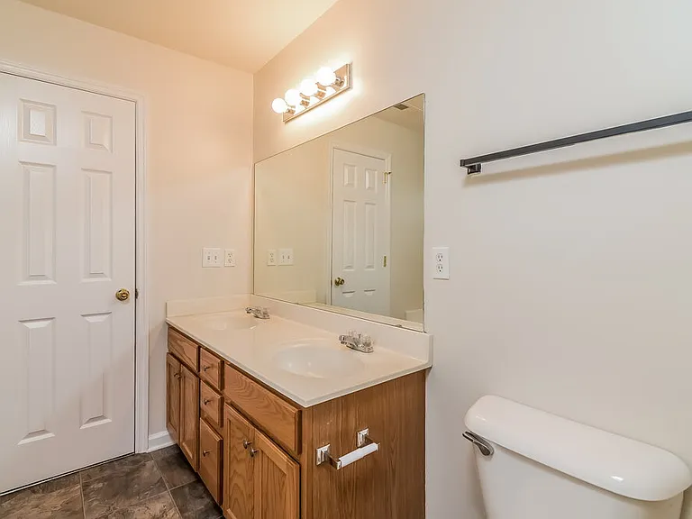 1864 Devon Dr — Photo 8