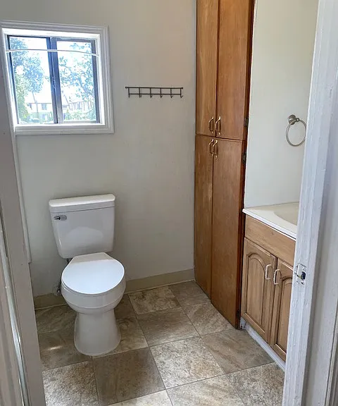 1070 Deer Island Rd — Photo 5