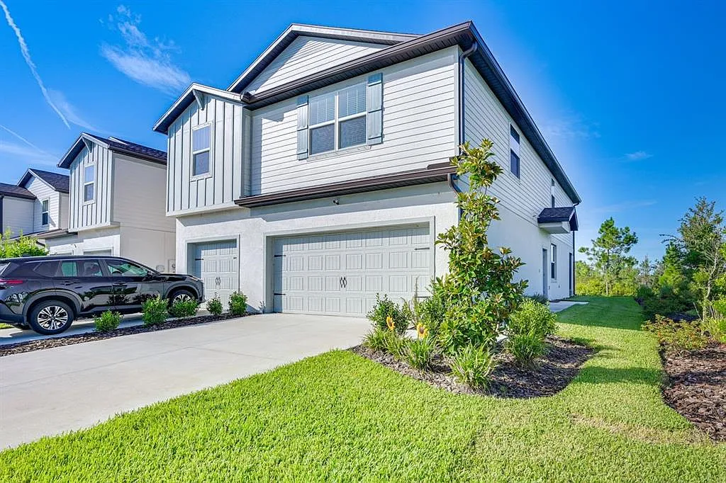 3 bed, 2.5 bath, 1818 sqft, $2,795 — Photo 2