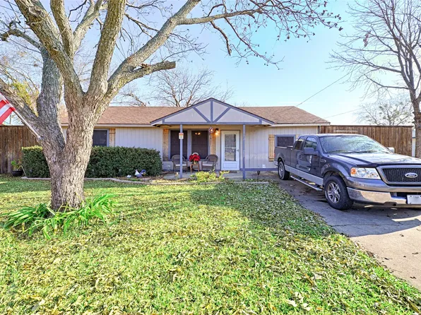 402 N 2nd St, Crandall, TX 75114