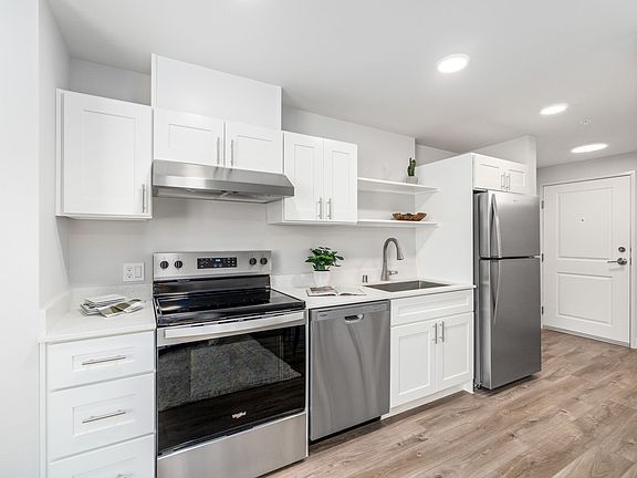 Kitchen staged
