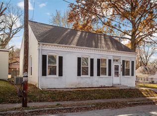 110 S 9th St, Belleville, IL 62220