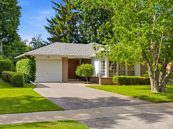 48 Wareside Rd, Toronto, ON M9C 3B3