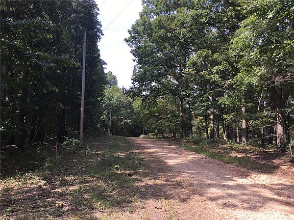 2nd image of Chisholm Ln #448