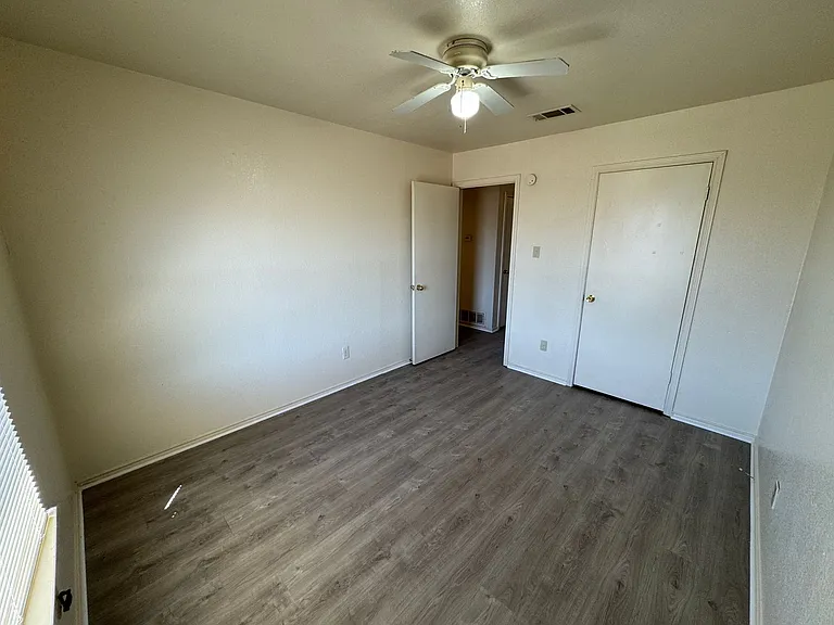 1709 Cedarhill — Photo 14