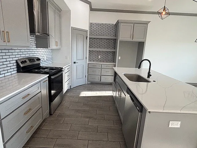 3629 Rebecca Dr — Photo 2