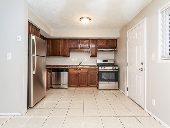 3rd image of 3907 N Lawndale Ave