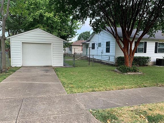 2nd image of 702 Morris Dr