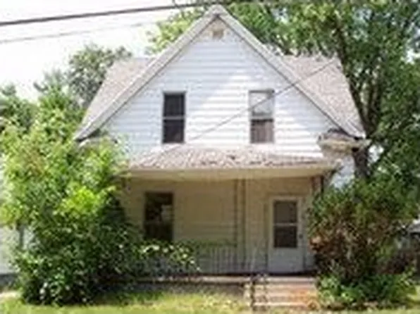 1729 Robinson St, South Bend, IN 46613