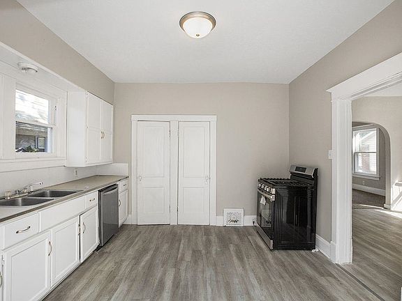 3rd image of 805 McDonald St