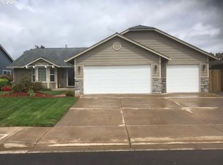 1085 Siuslaw St, Harrisburg, OR 97446