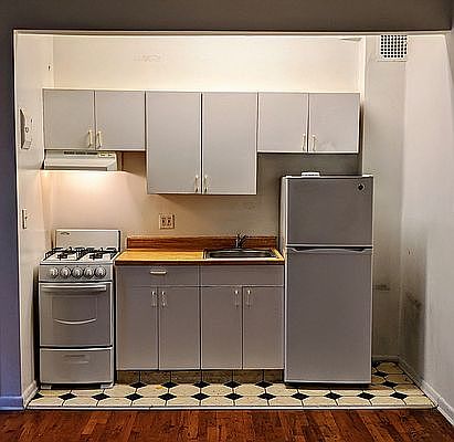 3rd image of 328 W 85th St #4G
