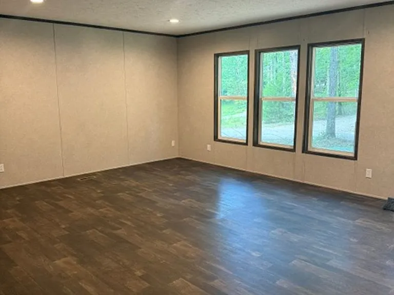 656 Mountain View Rd — Photo 3