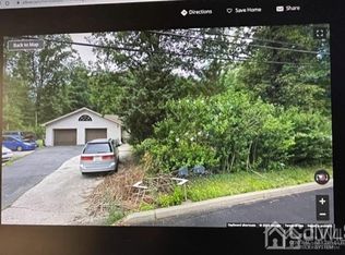 115 Finnegans Ln, Kendall Park, NJ 08824