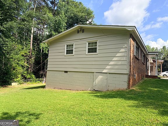 4th image of 7132 Green Acres Ct SW