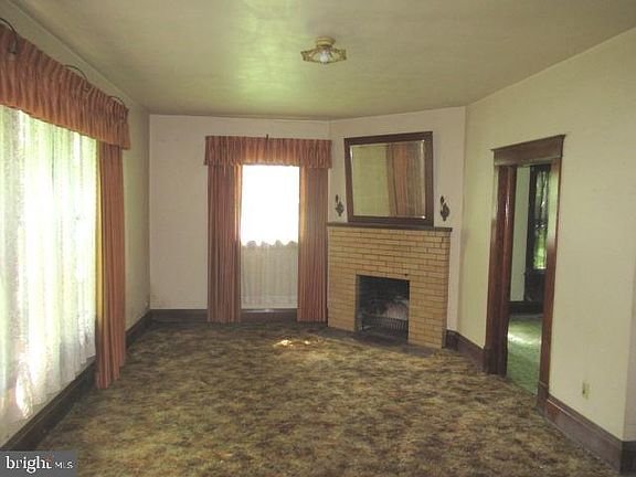 5th image of 26 Potomac Dr