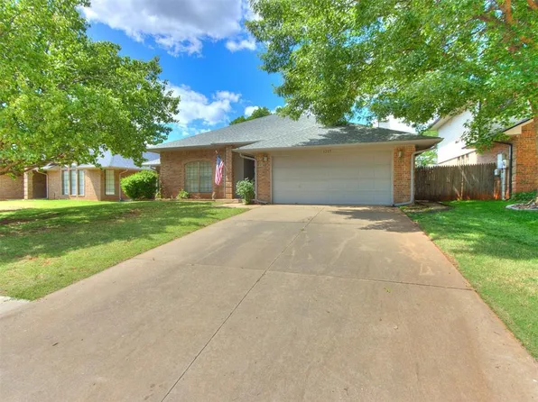 1717 Park View Pl, Edmond, OK 73003