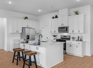 4901 Elnora Ln, Lowell, AR 72745