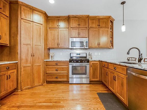 4th image of 14738 Meadow Ln