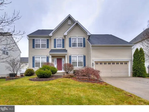 16 Meadow Run Rd, Bordentown, NJ 08505