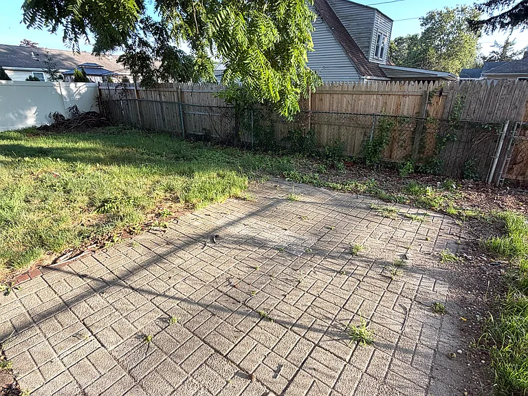 227 Beachwood Blvd — Photo 12