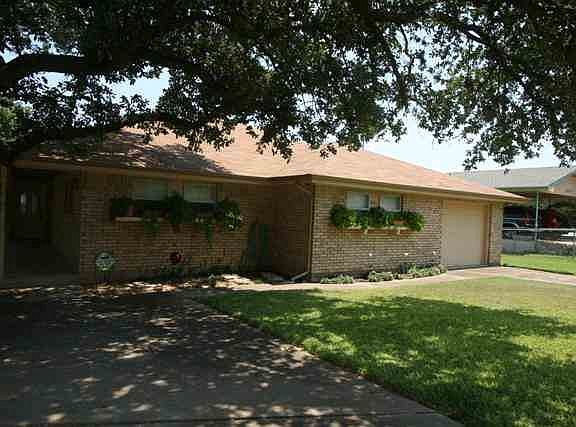 4th image of 2601 Belaire East Ln