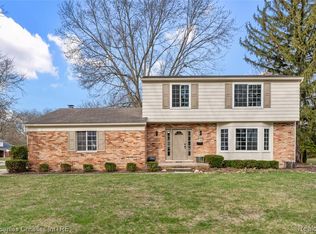 3715 Ledge Dr, Troy, MI