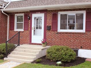 988 S Hills Blvd, Pottstown, PA 19464