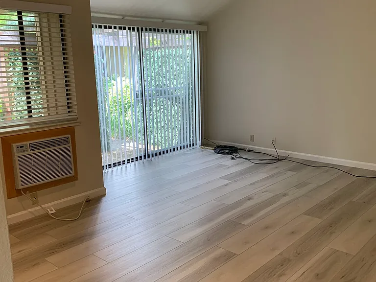 1712 Washington St #11 — Photo 4