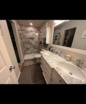 3rd image of 609 Brookline Dr