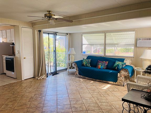 2nd image of 190 Arbor Ln