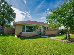 3253 Ronald Rd, Glenview, IL 60025