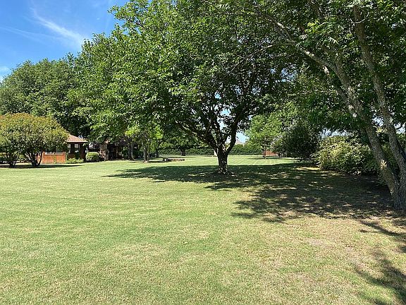 4th image of 4510 Meadow Hl