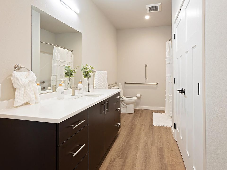 1st image of 507 E 2nd Ave #104
