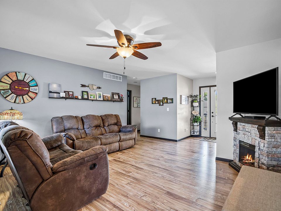 1134 Prospect St, Jesup, IA 50648 Zillow