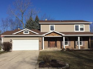 2022 Brentwood Ct, Wheaton, IL