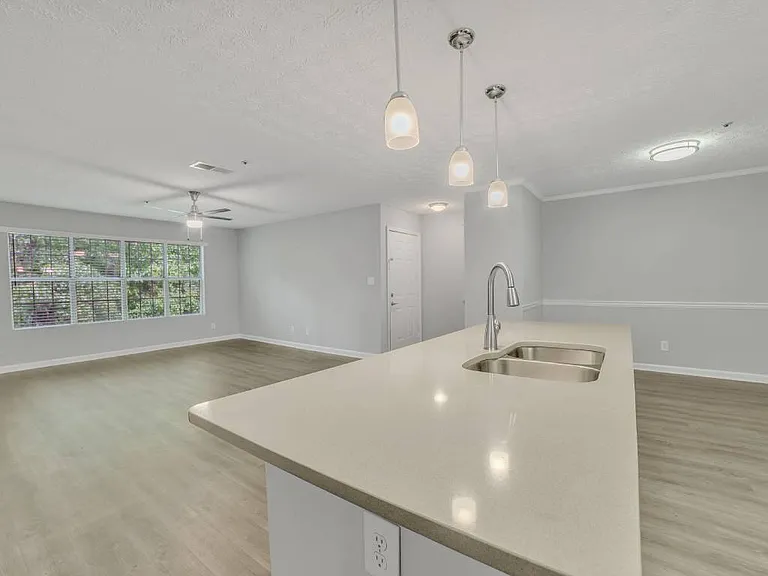 Decatur Flats — Photo 10