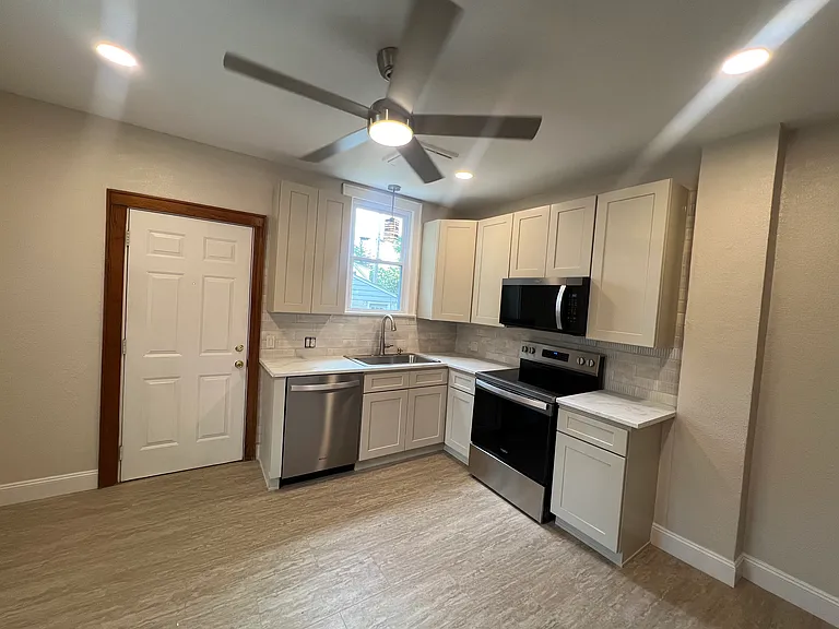 826 Thomas Rd — Photo 3