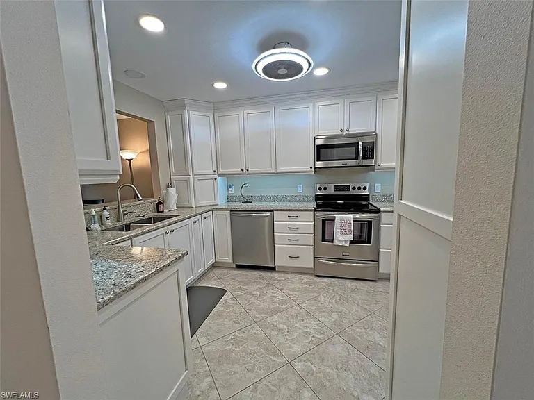 15400 Cedarwood Ln #102 — Photo 8