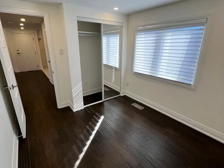 55 Creekwood Dr #UPPER — Photo 6