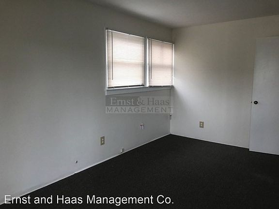2nd image of 1442 1/2 E 4th St